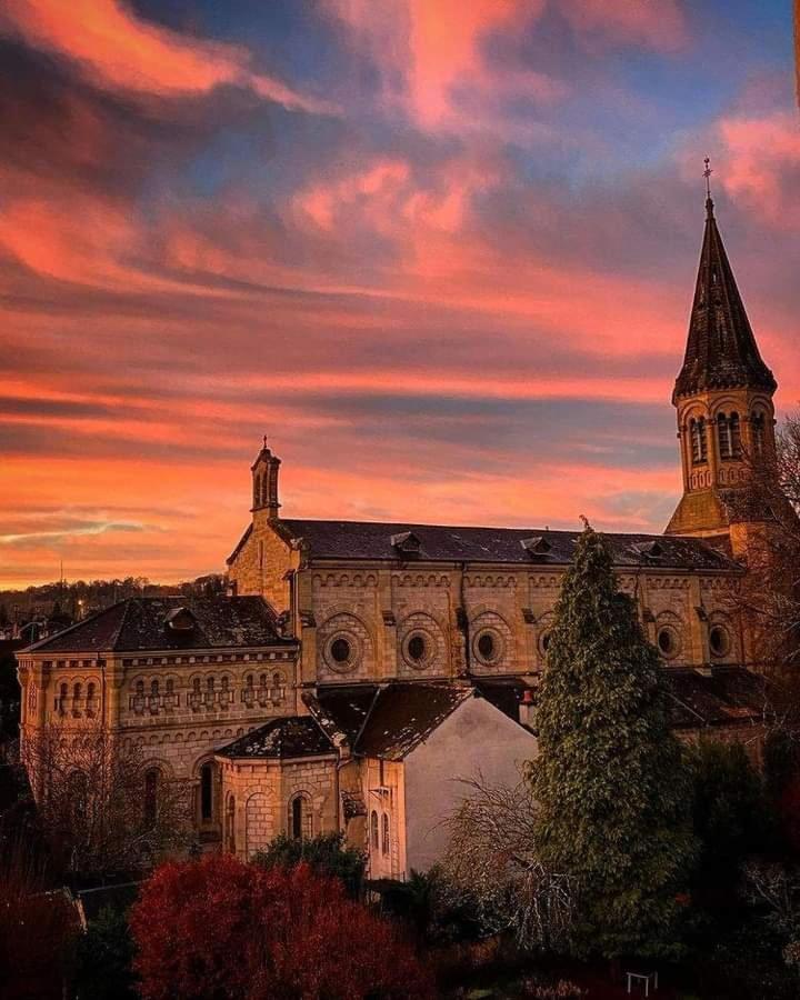 Chambre Climatisee Au Coeur De Brive Avec Televiseur Connecte Wifi Netflix Екстериор снимка
